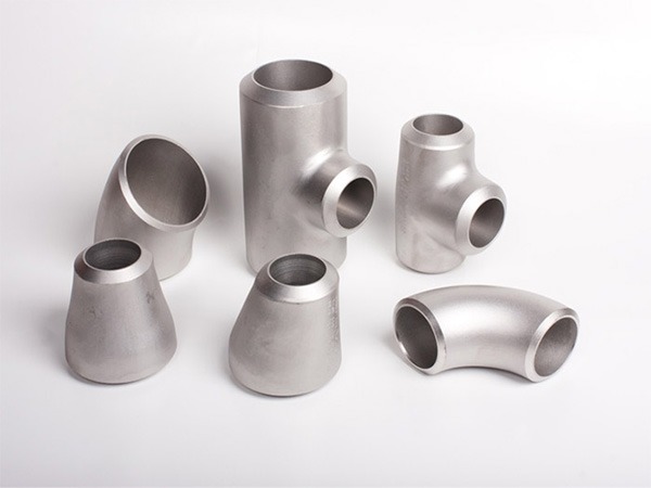 Butt weld pipe fittings