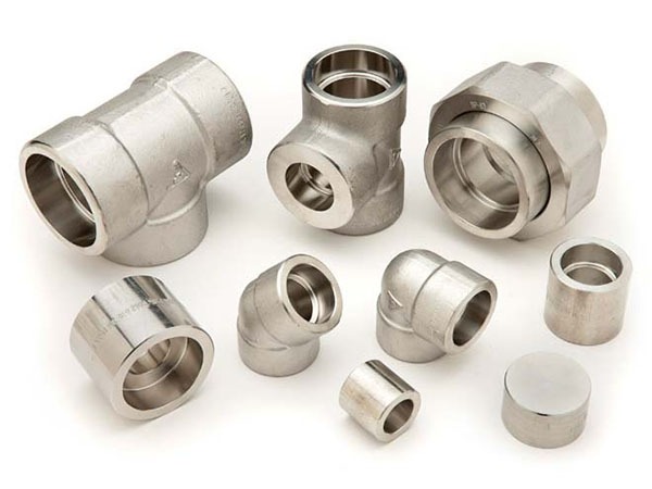 Socket weld pipe fittings